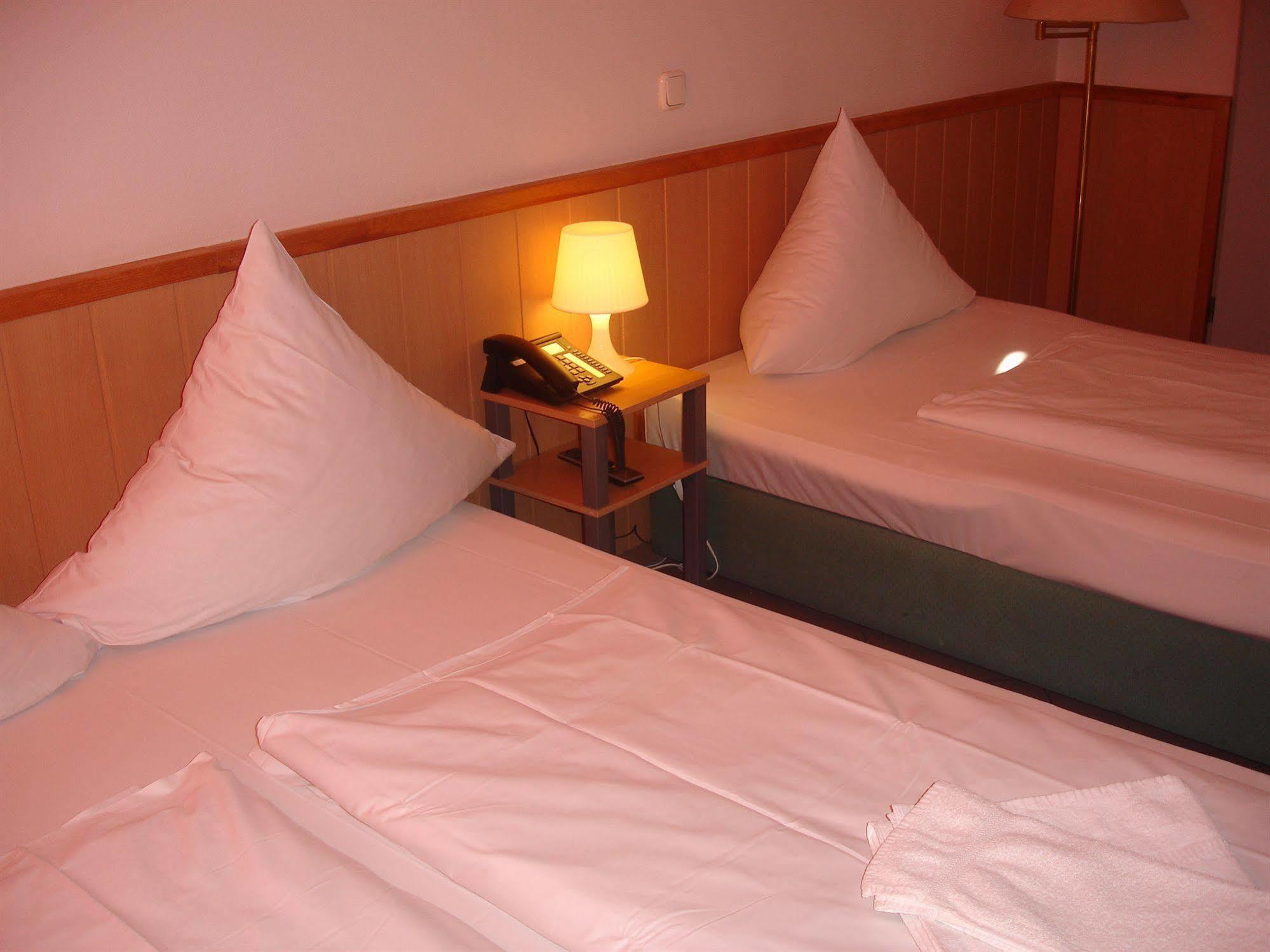 Angel Hotel Frankfurt am Main Bagian luar foto